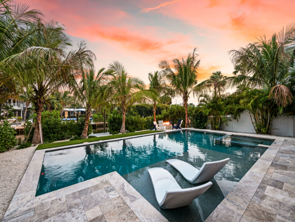 Exquisite 4 Bedroom Vacation Rental with Great Amenities